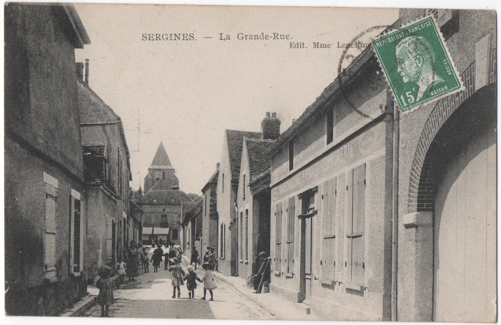 la Grande Rue (devenue ensuite rue du Général Leclerc)